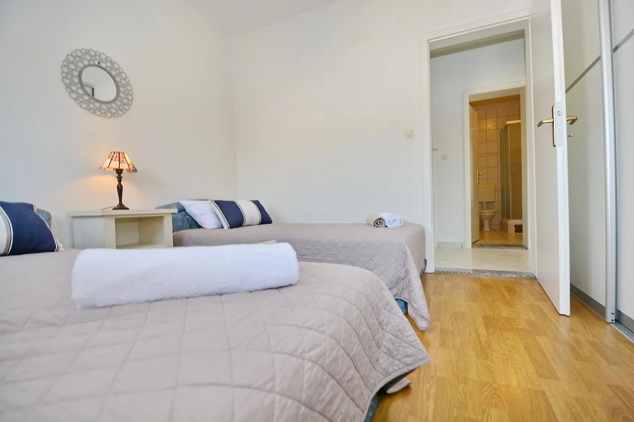 Apartment Mango Zara