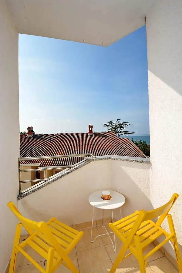 Apartment Mango Zara