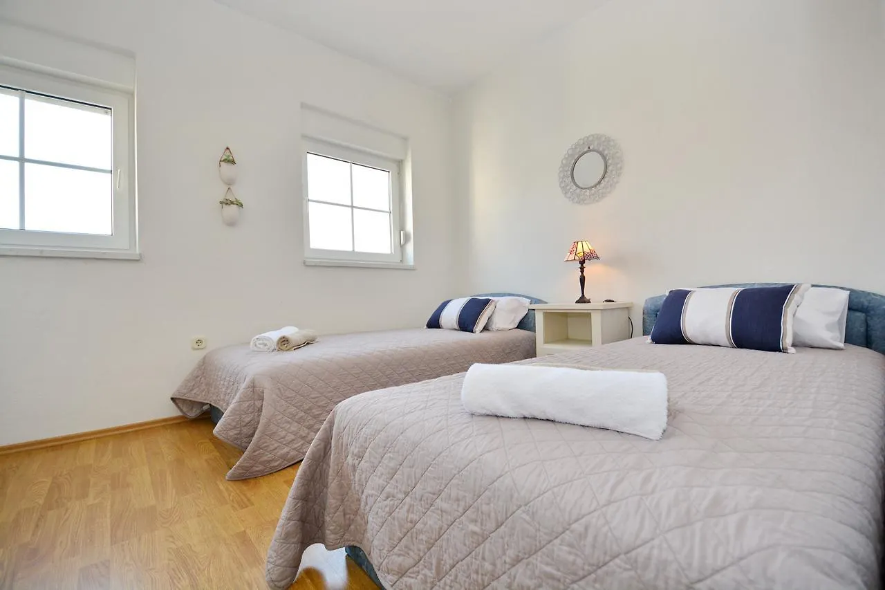 Apartment Mango Zara 0*,  Croazia